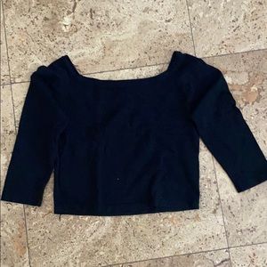 Cropped black 3quarter sleeve top